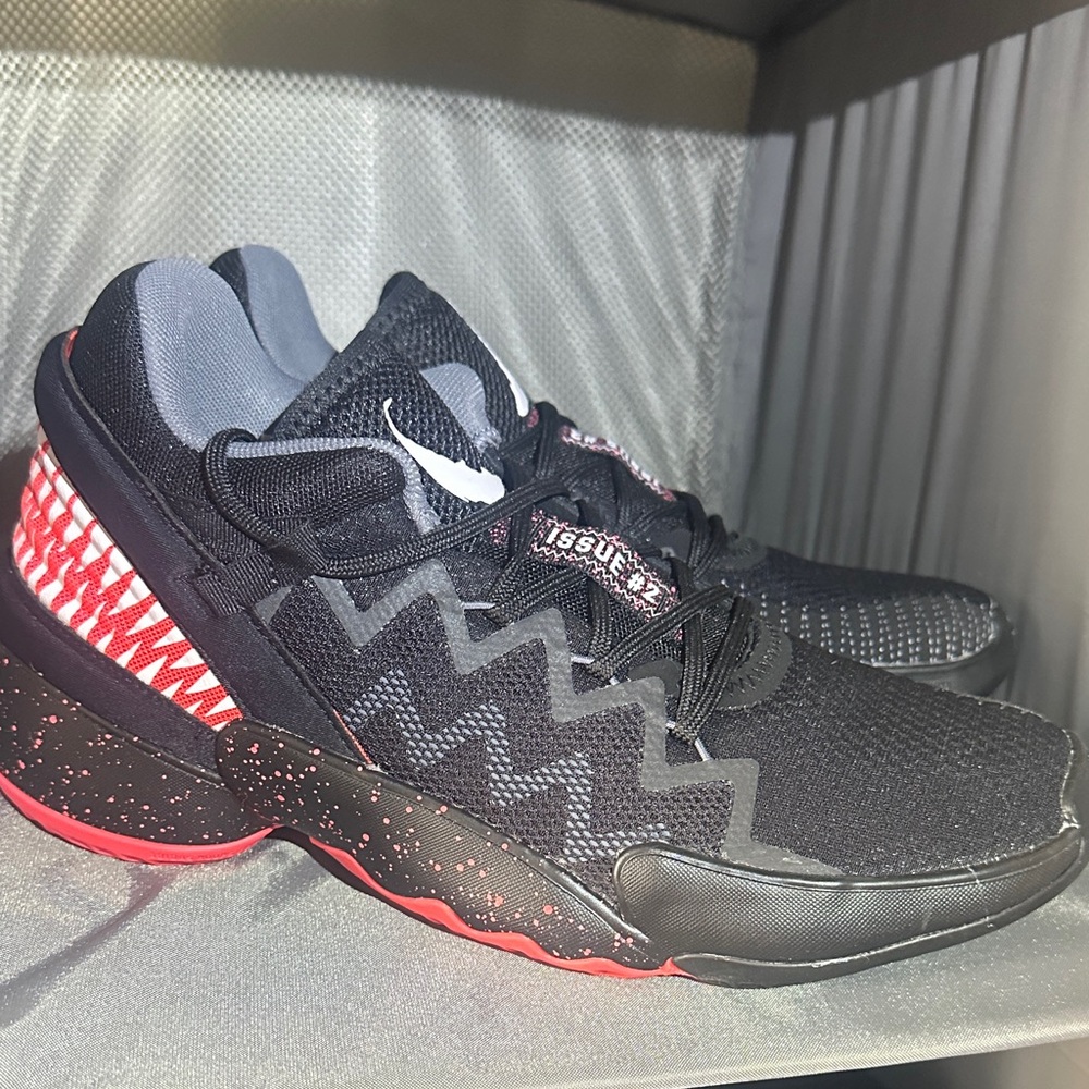 Men's marvel Black and Red Athletic Shoes basketball US 7